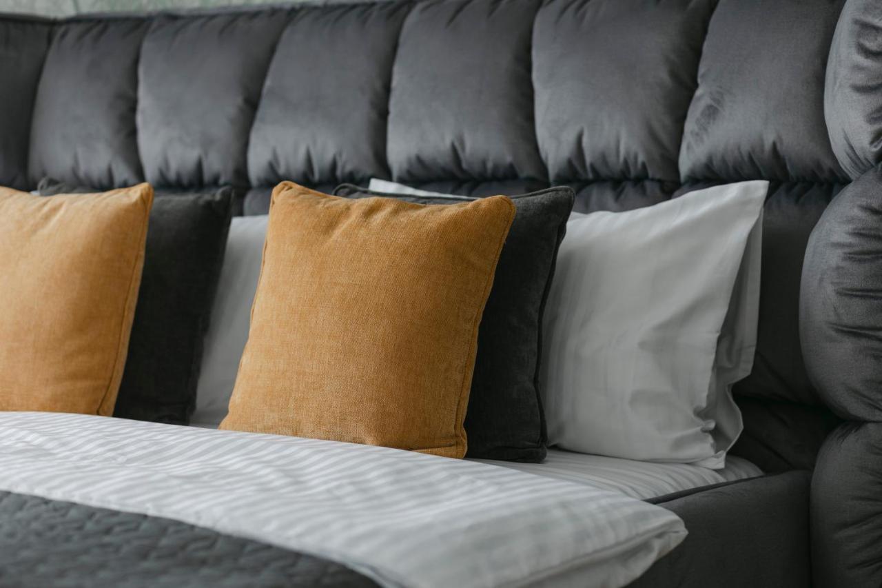 The Forest - Luxe Central Apt With Free Secured Parking Brašov Exteriér fotografie