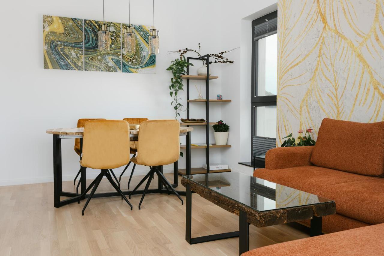 The Forest - Luxe Central Apt With Free Secured Parking Brašov Exteriér fotografie