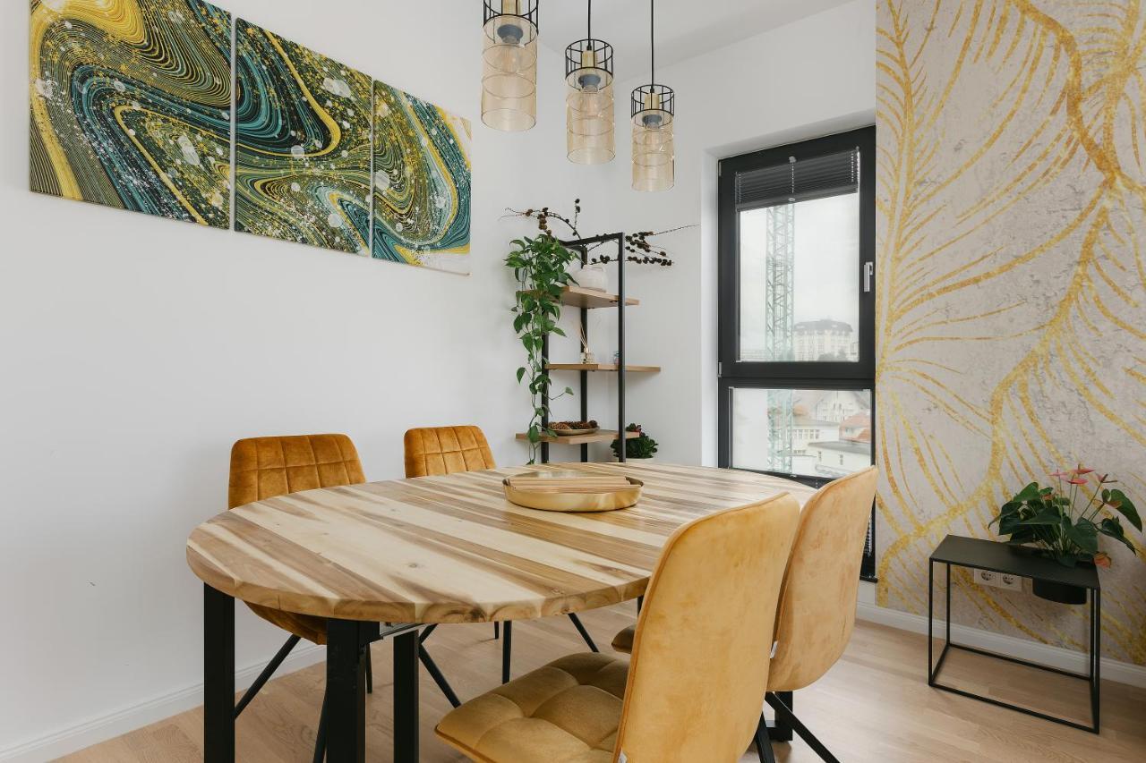 The Forest - Luxe Central Apt With Free Secured Parking Brašov Exteriér fotografie