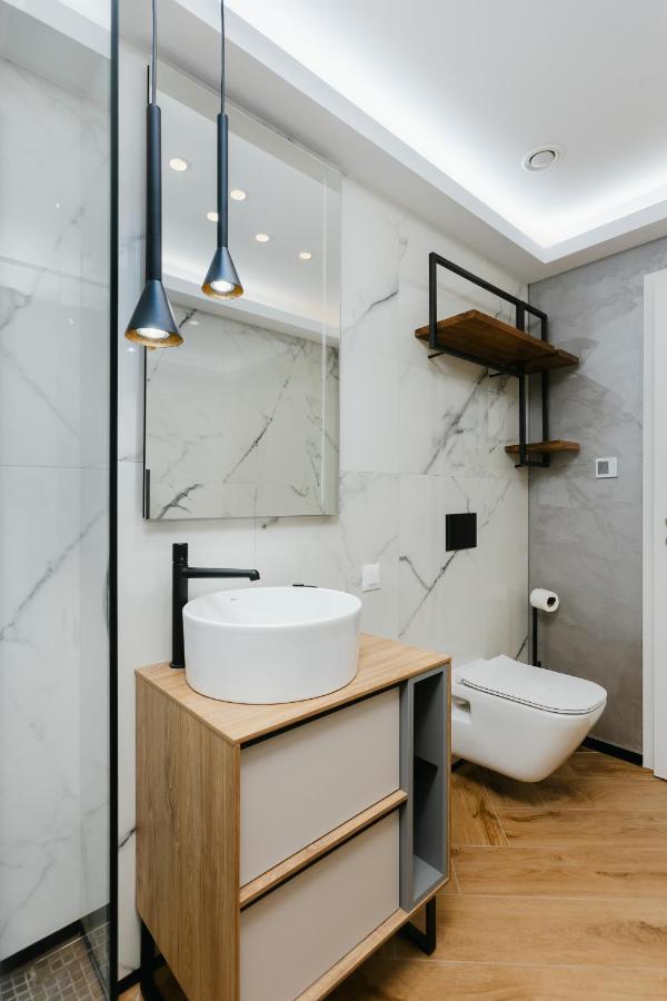 The Forest - Luxe Central Apt With Free Secured Parking Brašov Exteriér fotografie