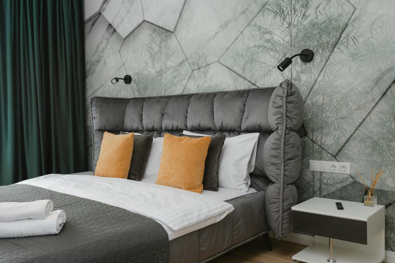 The Forest - Luxe Central Apt With Free Secured Parking Brašov Exteriér fotografie
