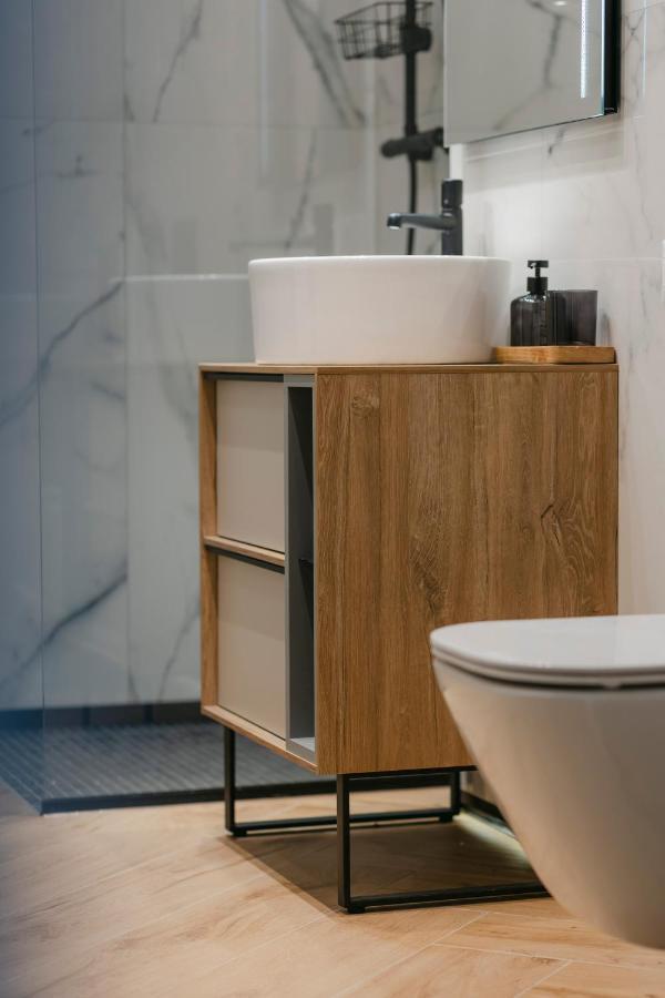 The Forest - Luxe Central Apt With Free Secured Parking Brašov Exteriér fotografie
